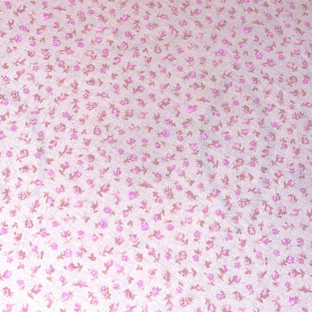 Pretty soft shades of pink small flower print 💯% Cotton Fabric 1.5+ yards🌸